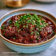 Hearty Slow Cooker Chili for 8 Servings